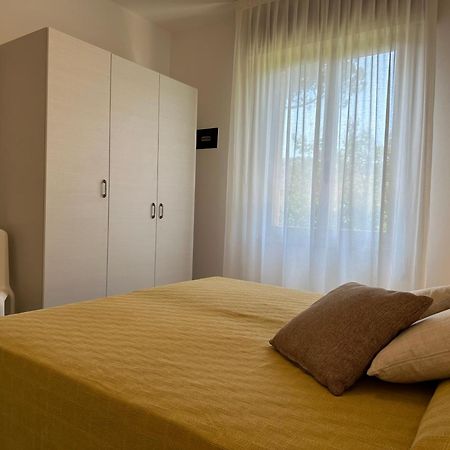 Villa Tre Pini ลินญาโน ซับเบียโดโร ภายนอก รูปภาพ
